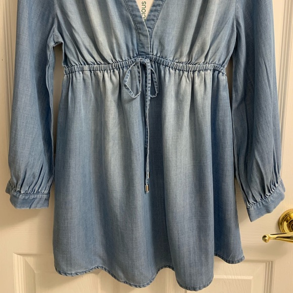 H&M Maternity Chambray Top - Picture 5 of 5
